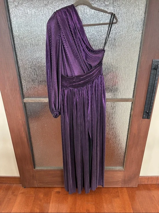 Bronx and Banco Purple Florence Gown in size medium one shoulder . - Picture 7 of 12